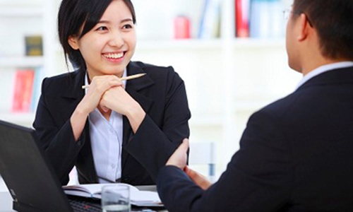 Trong làm ăn thì tiền bạc rất nhạy cảm, nếu muốn lâu dài thì ngay ban đầu bản thân bạn phải uy tín. 